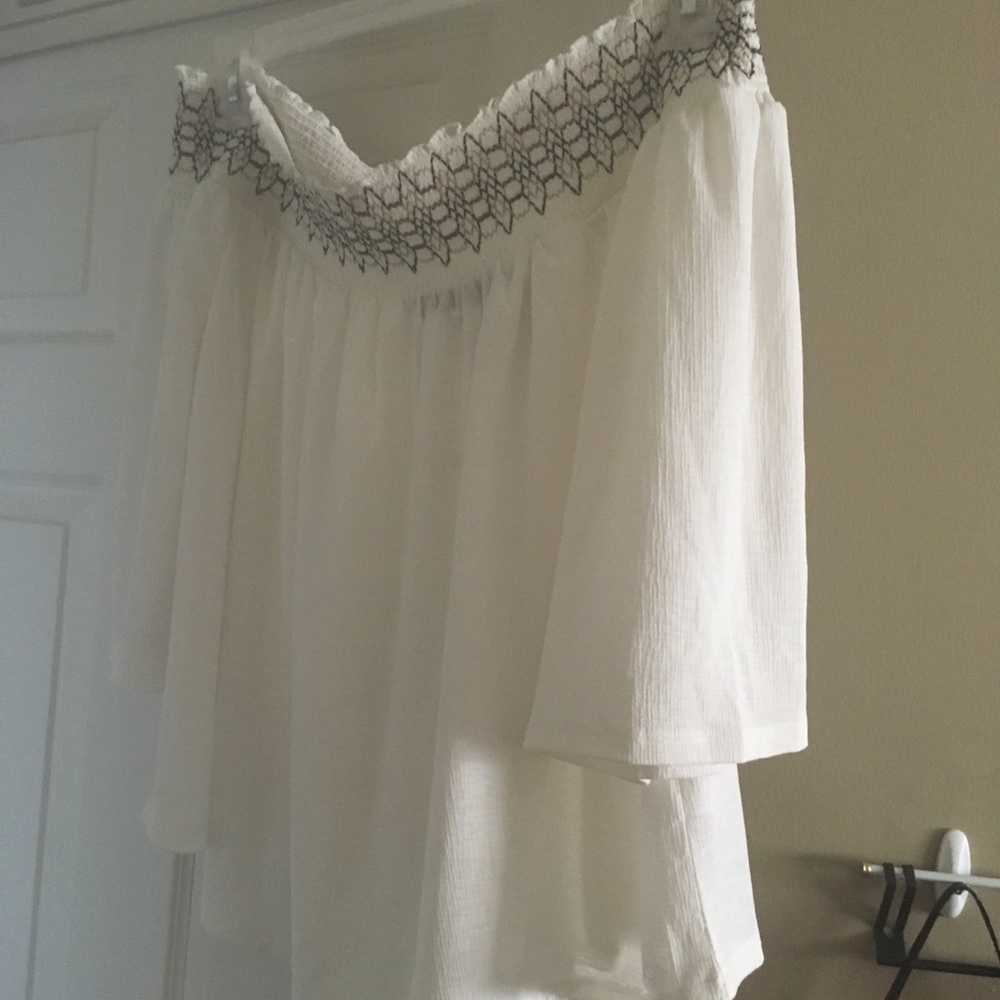 Apt 9. Off white blouse